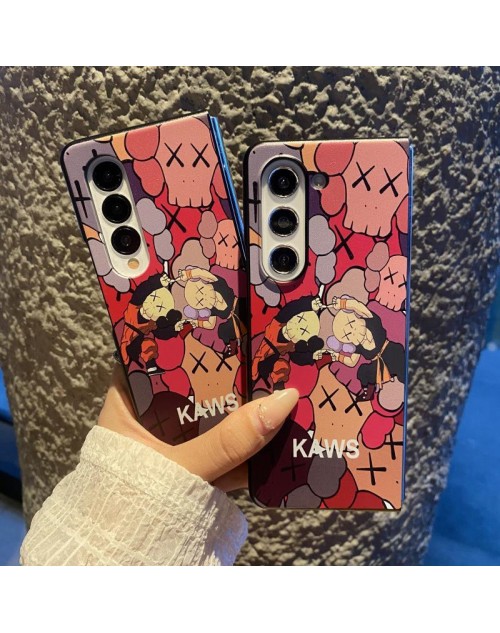 Kaws カウズGalaxy Z Fold 6 5カバー レディース ブランド 激安 ギャラクシーZ FOLD 5 6ケース 折畳み式 ブランドギャラクシーZフォールド5 4 6ケース 大人気芸能人愛用 galaxy z fold 5 4ケース トランク型