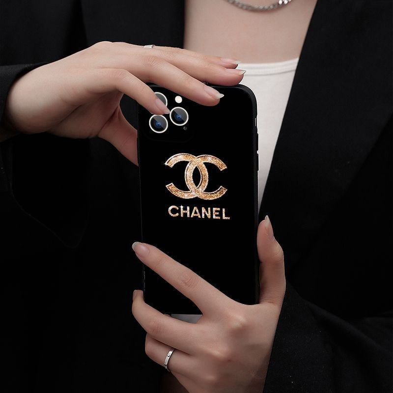 Chanel アイフォン16プロ カバー